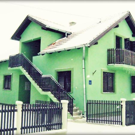 Apartment Kostolic Gajic Buitenkant foto