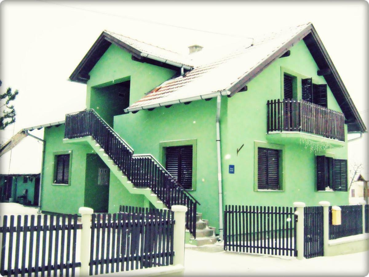 Apartment Kostolic Gajic Buitenkant foto
